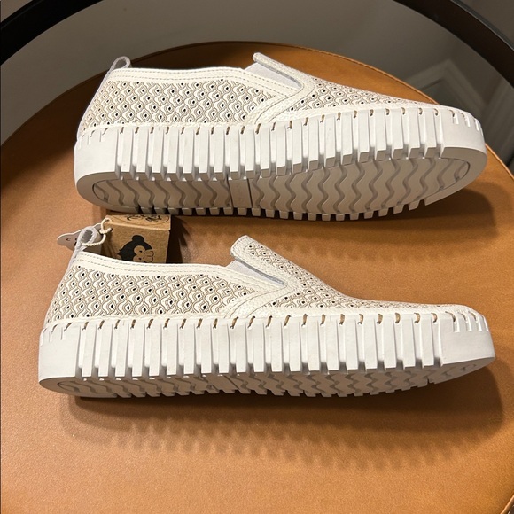 The Happy Monk women’s slip on - Picture 3 of 7